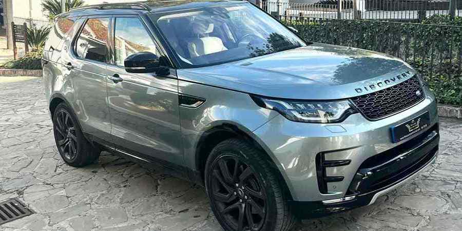 Range Rover Discovery HSE 900x450 3 Rent Marbella