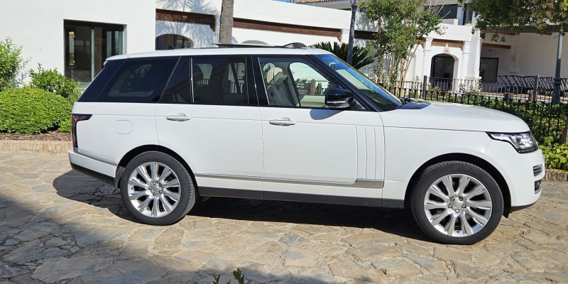 Range Rover Autobiorgraphy Rent Marbella side